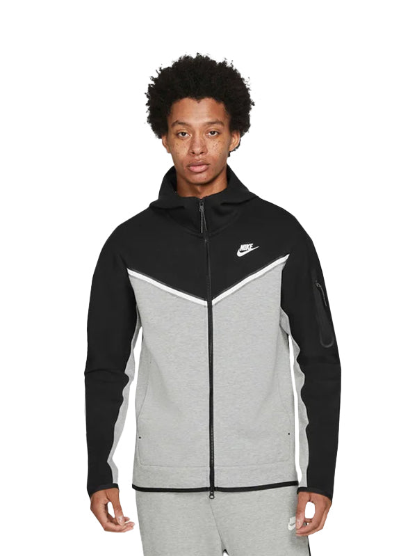 Nike Tech Set