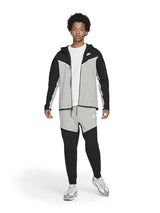 Nike Tech Set