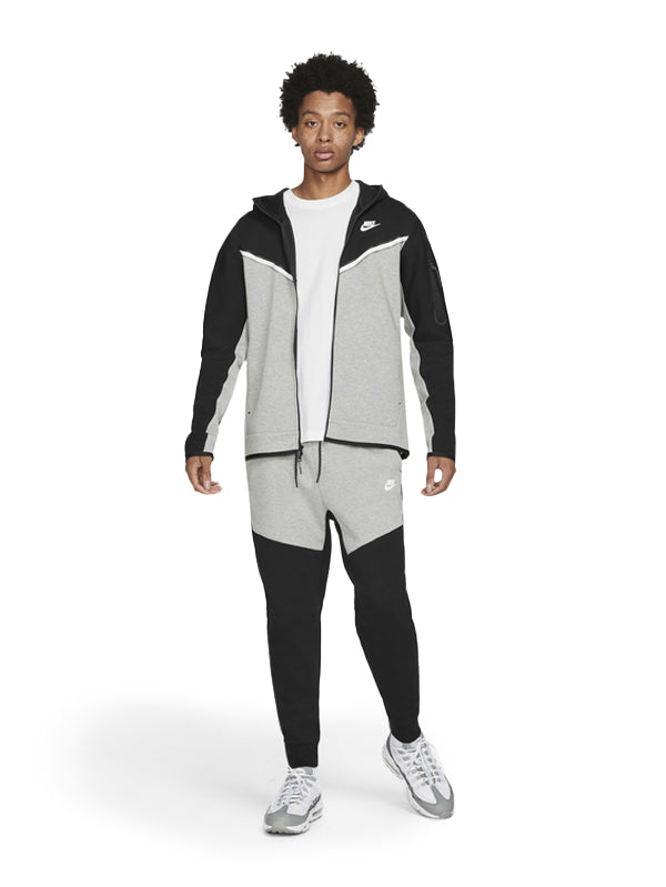 Nike Tech Set