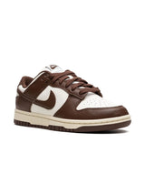 Nike dunk low brown