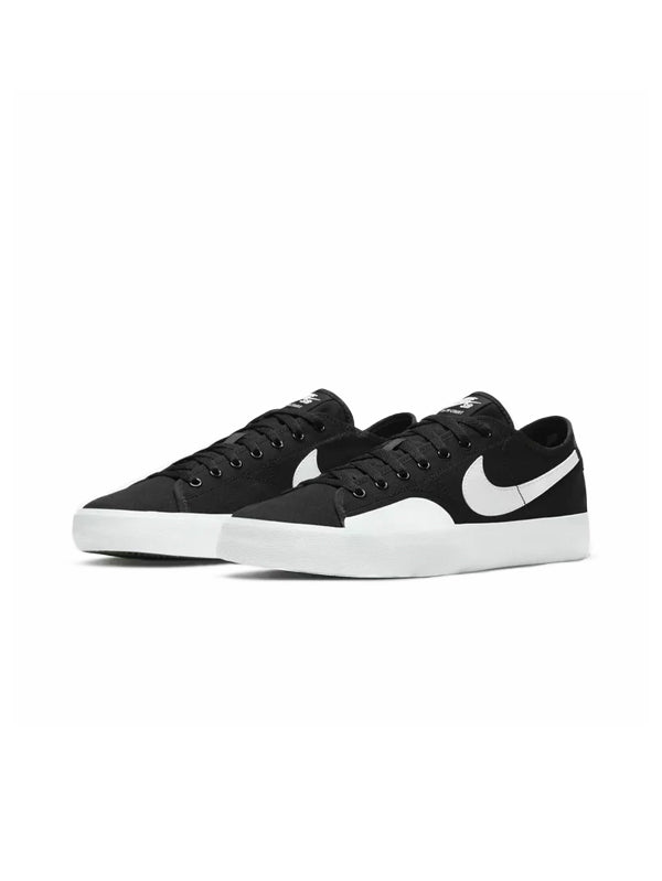 Blazer Low '77  SB "Black/White"