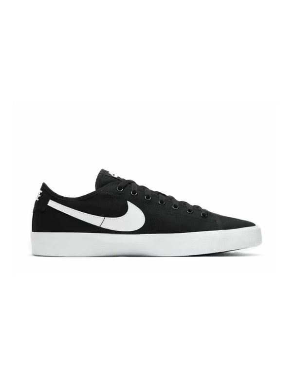Blazer Low '77  SB "Black/White"