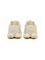 New Balance 9060 sea salt brown